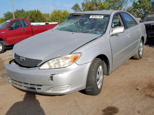 4T1BE32K22U113000 - 2002 TOYOTA CAMRY LE SILVER photo 2