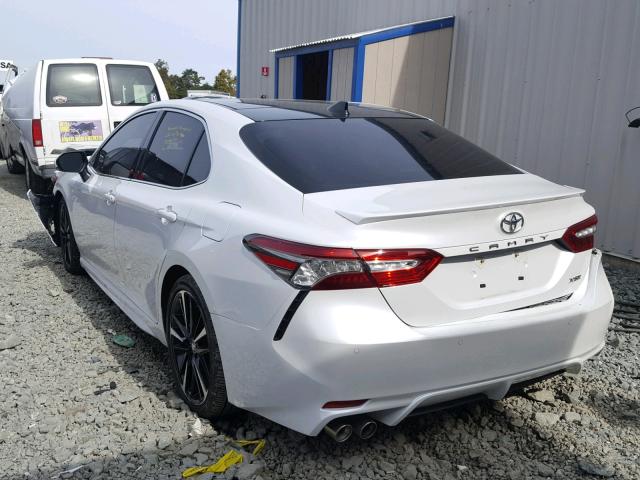 4T1B61HK3JU099714 - 2018 TOYOTA CAMRY XSE WHITE photo 3