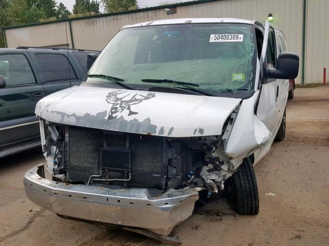 1GTHG35U851153268 - 2005 GMC SAVANA G35 WHITE photo 2