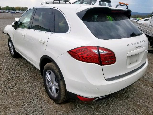 WP1AB2A20BLA55574 - 2011 PORSCHE CAYENNE S WHITE photo 3