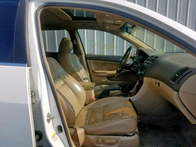 1HGCM665X4A028588 - 2004 HONDA ACCORD EX WHITE photo 5