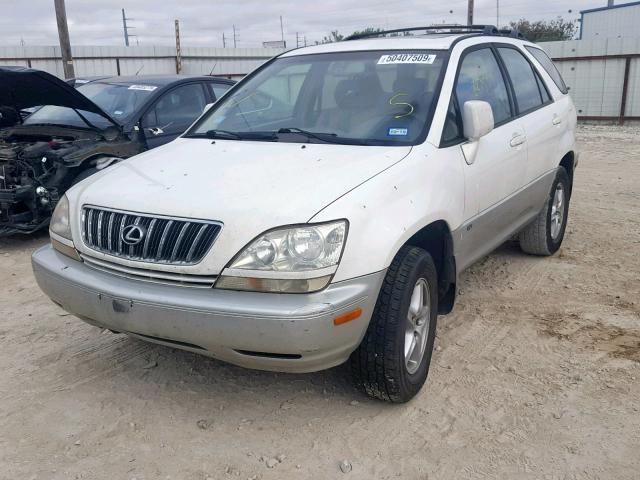 JTJGF10UX20127568 - 2002 LEXUS RX 300 WHITE photo 2