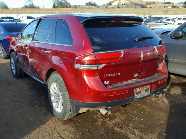 2LMDJ8JK9DBL33203 - 2013 LINCOLN MKX RED photo 3