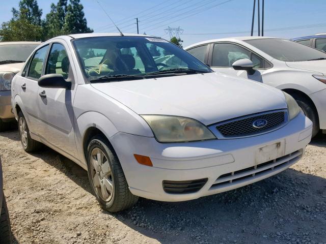 1FAHP34N77W354939 - 2007 FORD FOCUS ZX4 WHITE photo 1