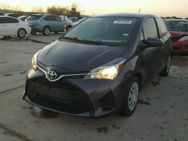 VNKJTUD39GA067005 - 2016 TOYOTA YARIS L GRAY photo 2