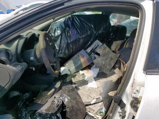 1G2NF52E33C315067 - 2003 PONTIAC GRAND AM S WHITE photo 5