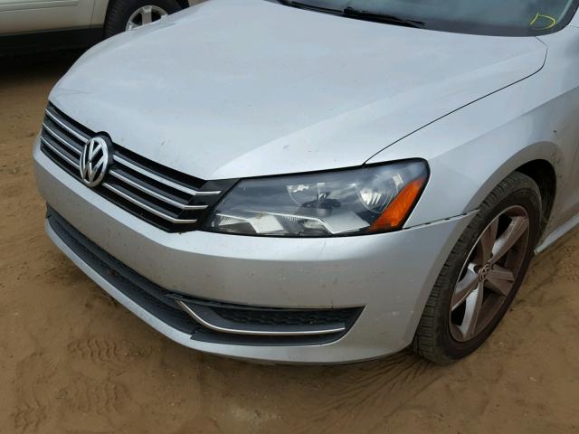 1VWBH7A3XCC050522 - 2012 VOLKSWAGEN PASSAT SE SILVER photo 9