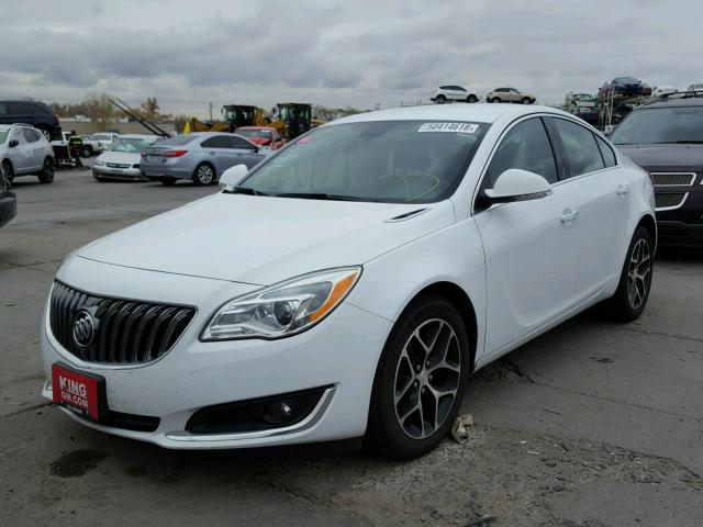 2G4GL5EXXH9140465 - 2017 BUICK REGAL SPOR WHITE photo 2