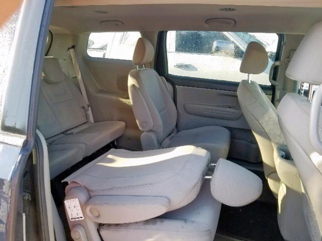 KNDMB5C10F6033664 - 2015 KIA SEDONA LX BLUE photo 6