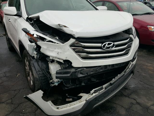 5XYZT3LB7GG337797 - 2016 HYUNDAI SANTA FE S WHITE photo 9