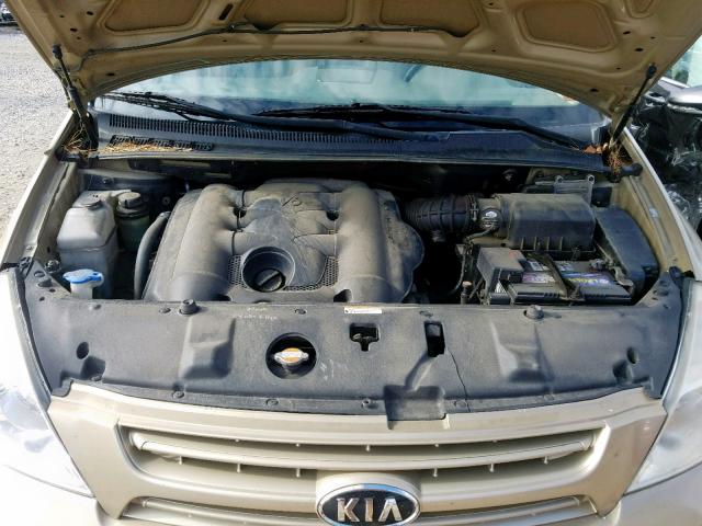 KNDMG4C35A6359627 - 2010 KIA SEDONA LX GOLD photo 7