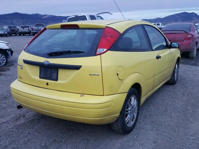 3FAFP31N05R127670 - 2005 FORD FOCUS ZX3 YELLOW photo 4