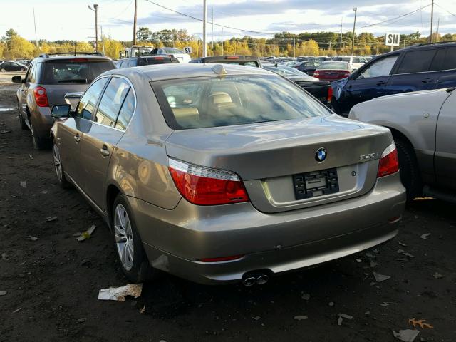 WBANV13539C154571 - 2009 BMW 528 XI SILVER photo 3