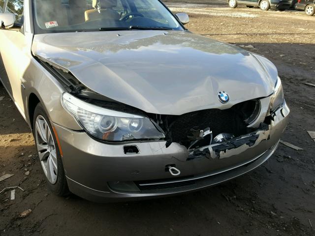 WBANV13539C154571 - 2009 BMW 528 XI SILVER photo 9