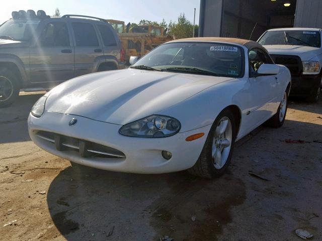 SAJGX2746VC016953 - 1997 JAGUAR XK8 WHITE photo 2