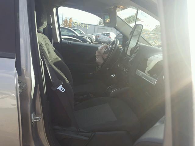 1C4NJCBA7GD621314 - 2016 JEEP COMPASS SP ვერცხლისფერი ფოტო 5