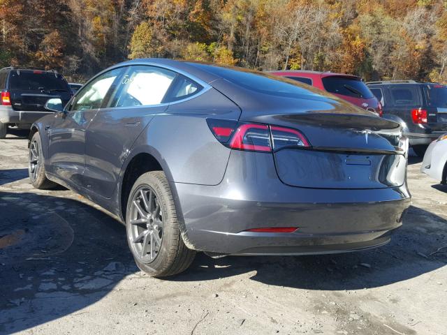 5YJ3E1EB6JF074976 - 2018 TESLA MODEL 3 GRAY photo 3