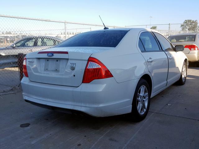 3FAHP0GA7BR343958 - 2011 FORD FUSION S WHITE photo 4