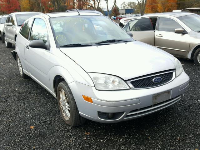 1FAFP31N26W164380 - 2006 FORD FOCUS ZX3 GRAY photo 1