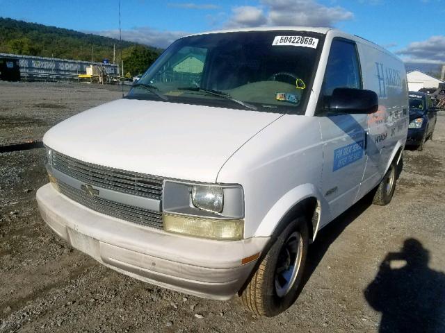 1GCDM19X52B141911 - 2002 CHEVROLET ASTRO WHITE photo 2