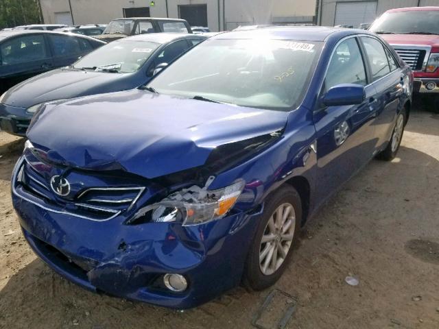 4T1BF3EK2BU767133 - 2011 TOYOTA CAMRY BASE BLUE photo 2