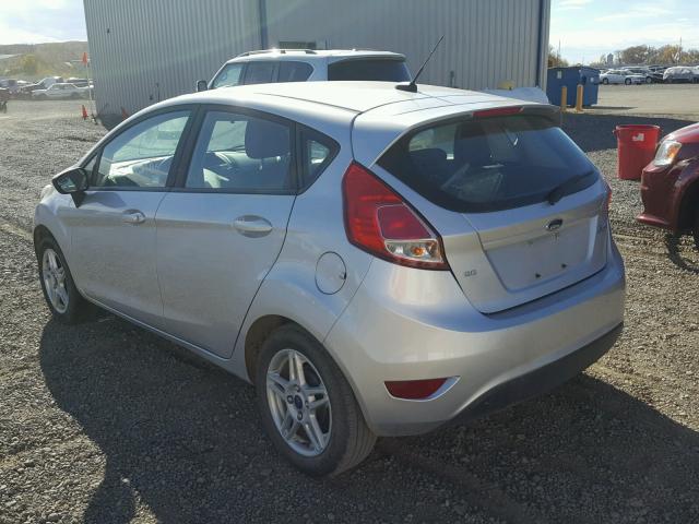 3FADP4EJ4HM119030 - 2017 FORD FIESTA SE SILVER photo 3