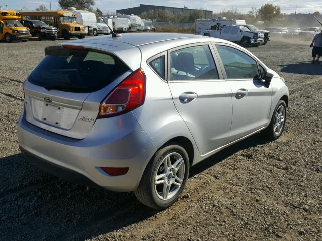 3FADP4EJ4HM119030 - 2017 FORD FIESTA SE SILVER photo 4