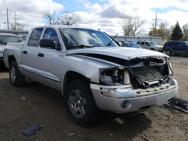 1D7HW58N15S184820 - 2005 DODGE DAKOTA QUA SILVER photo 1