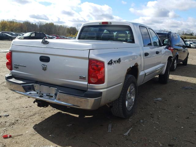 1D7HW58N15S184820 - 2005 DODGE DAKOTA QUA SILVER photo 4