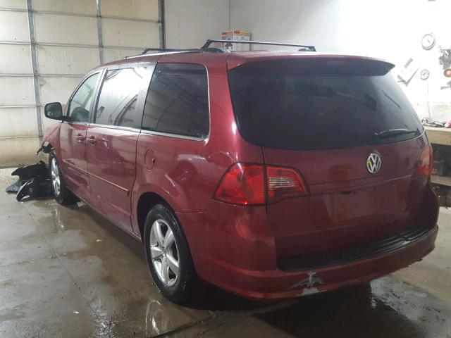 2V4RW3DG5BR669779 - 2011 VOLKSWAGEN ROUTAN SE BURGUNDY photo 3