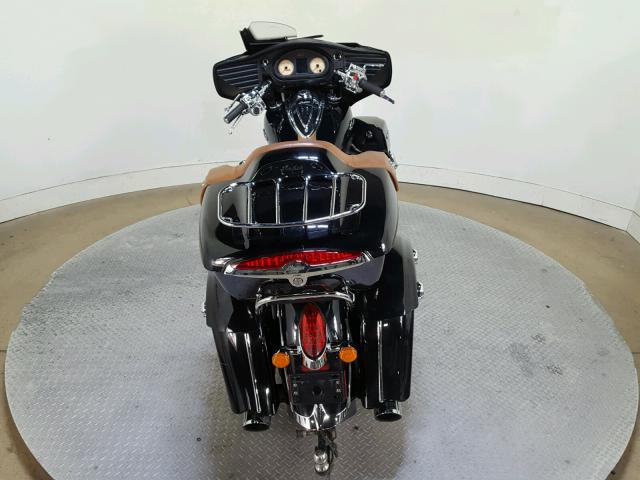 56KTRAAA2G3330709 - 2016 INDIAN MOTORCYCLE CO. ROADMASTER BLACK photo 9