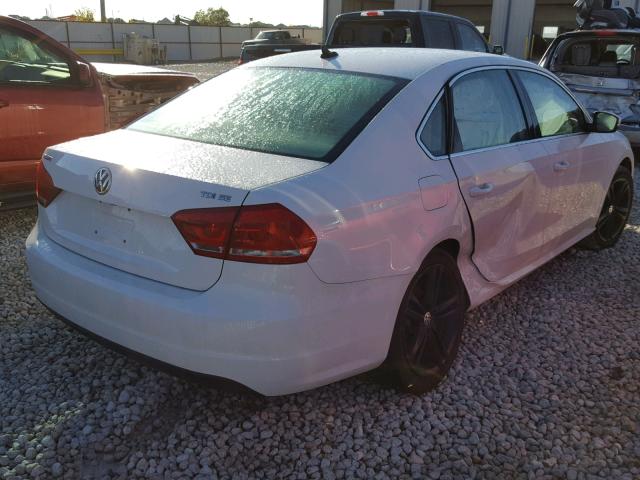 1VWBV7A33FC060046 - 2015 VOLKSWAGEN PASSAT SE WHITE photo 4