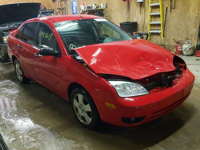 1FAHP34NX7W168831 - 2007 FORD FOCUS ZX4 RED photo 1