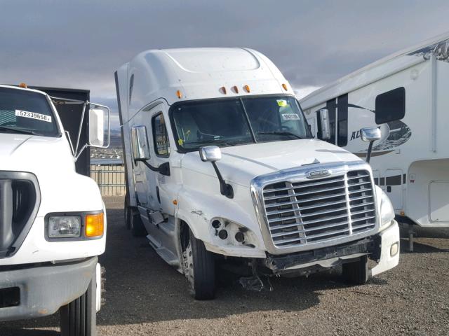 3AKJGLD59FSFK4925 - 2015 FREIGHTLINER CASCADIA 1 WHITE photo 1