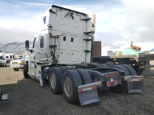 3AKJGLD59FSFK4925 - 2015 FREIGHTLINER CASCADIA 1 WHITE photo 3