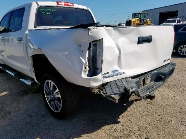 5TFHW5F10CX267875 - 2012 TOYOTA TUNDRA CRE WHITE photo 9