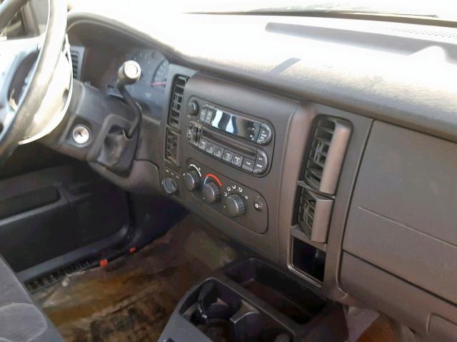 1B7HG48N02S590732 - 2002 DODGE DAKOTA QUA GRAY photo 9