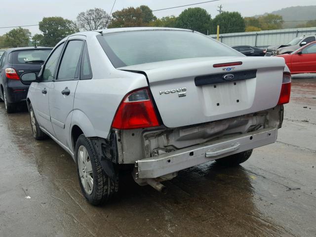 1FAHP34N87W313705 - 2007 FORD FOCUS SILVER photo 3