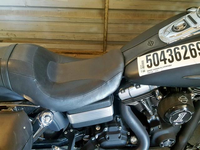 1HD1GY414BC324909 - 2011 HARLEY-DAVIDSON FXDF BLACK photo 5