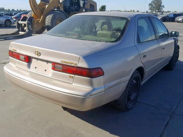 4T1BF28K5WU055680 - 1998 TOYOTA CAMRY CE GOLD photo 4