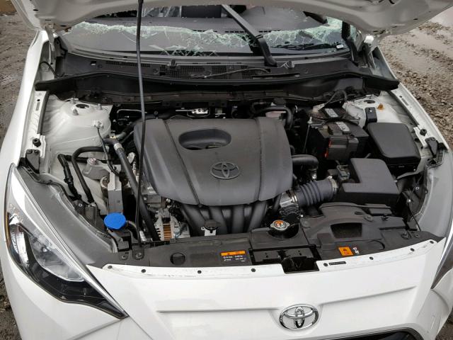 3MYDLBYV4JY330155 - 2018 TOYOTA YARIS IA WHITE photo 7