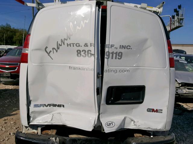 1GTHG39U941225300 - 2004 GMC SAVANA G35 WHITE photo 9