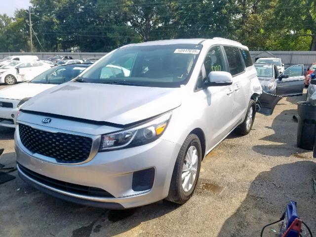 KNDMB5C17G6134251 - 2016 KIA SEDONA LX SILVER photo 2