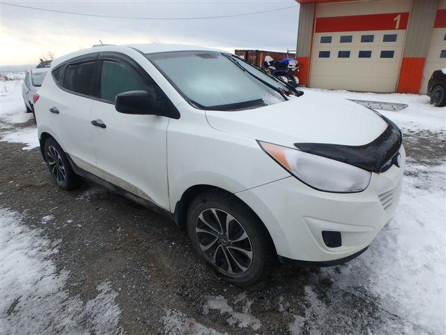 KM8JTCAC6CU324780 - 2012 HYUNDAI TUCSON GL WHITE photo 1