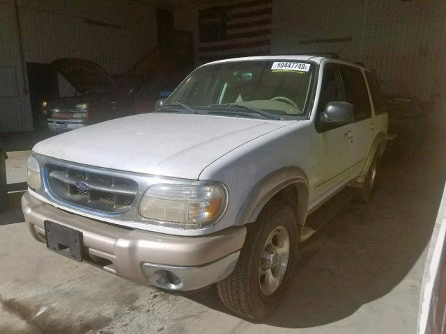 1FMDU74E0YZA65356 - 2000 FORD EXPLORER E WHITE photo 2