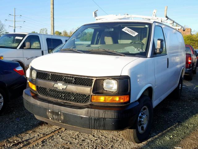 1GCZGTCA3D1170961 - 2013 CHEVROLET EXPRESS G3 WHITE photo 2