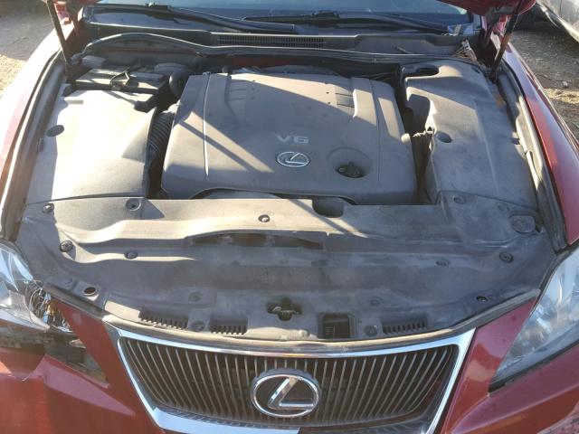 JTHCK262162000290 - 2006 LEXUS IS 250 RED photo 7