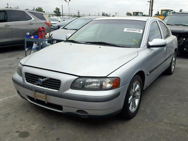 YV1RS61R922122343 - 2002 VOLVO S60 SILVER photo 2