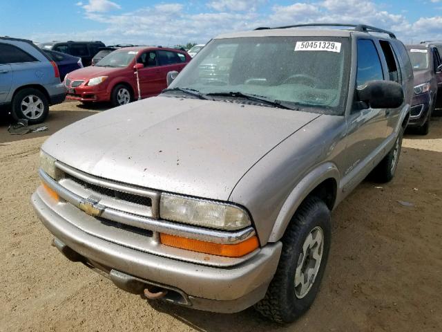 1GNDT13W82K145980 - 2002 CHEVROLET BLAZER SILVER photo 2