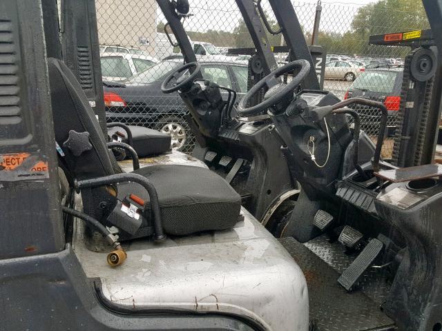 CP1F29P7821 - 2011 NISSAN FORKLIFT SILVER photo 5